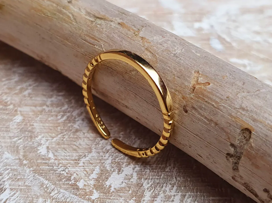 Gold Bar Ring